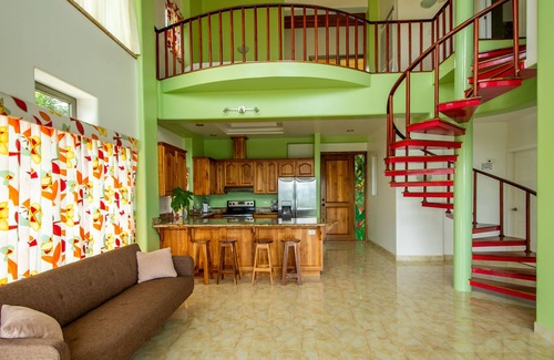 Naranjos Agrios Condominio | ÁTICO INCREÍBLE VISTAS LAGO ARENAL