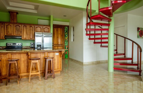 Naranjos Agrios Condominio | ÁTICO INCREÍBLE VISTAS LAGO ARENAL