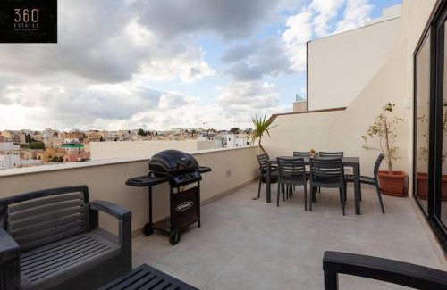 Tal-Ghoqod Apartamento | Penthouse and BBQ Kitchen Island & Massive living by 360 Estates