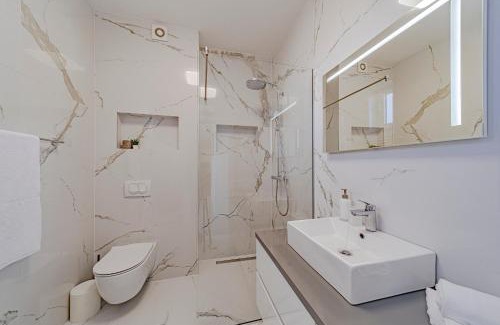 Cove Tri Zala (Zrnovo) Apartamento | Penthouse apartment Optimum