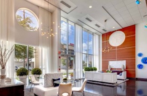 Channel District Apartamento | Penthouse Apt w/ Pool View, 2 Master Bedrooms