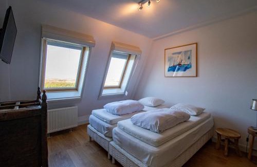 Callantsoog Casa | Penthouse by Groote Keeten Dunes with Sauna