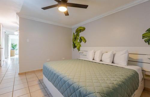 Mameyes II Apartamento | Penthouse Condo, Rooftop Terrace with Hot Tub, 6ppl