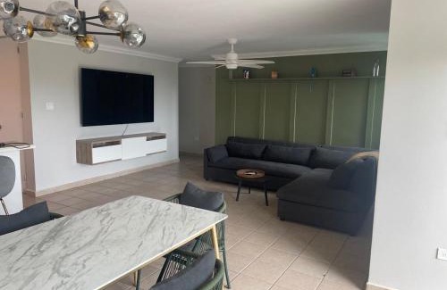 Mameyes II Apartamento | Penthouse Condo, Rooftop Terrace with Hot Tub, 6ppl