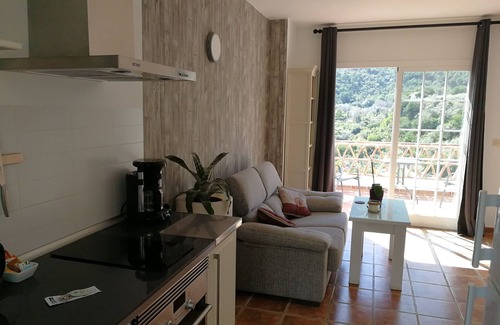 Ojen Apartamento | Atico con bonitas vistas y gran terraza