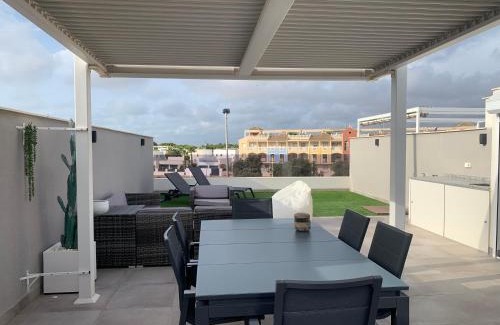 Santiago de la Ribera Apartamento | Penthouse Las 2 Salchichas