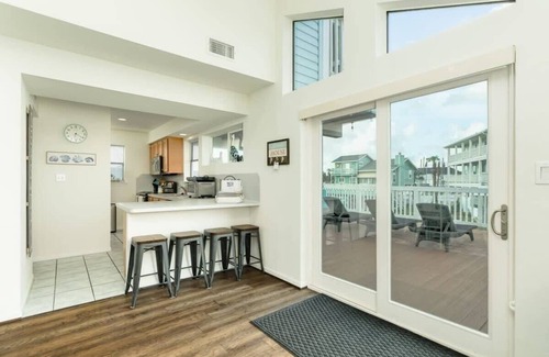 Isla Del Sol Casa | Penthouse-like views of Gulf, Beach & Bay!