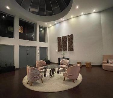 La Carolina Apartamento | Penthouse lujo, Parque La Carolina, Piscina, parqueo 3 habitaciones