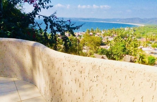 La Manzanilla Villa | Apartamento ático con vista al mar y a las montañas en casa elegante
