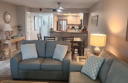 Sanibel Condominio | Penthouse Ocean front Condo. Just steps to the pool or the famous Sanibel Beach
