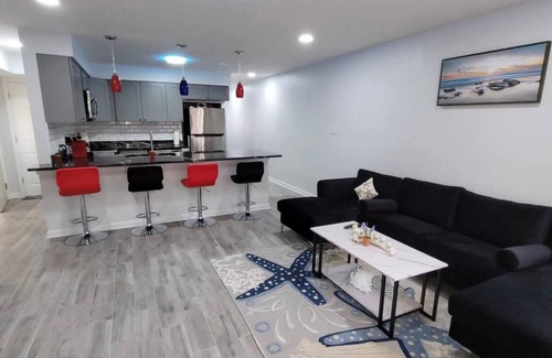 Willoughby Spit Condominio | Penthouse on private beach very quit and peaceful near the pier newly remodeled.