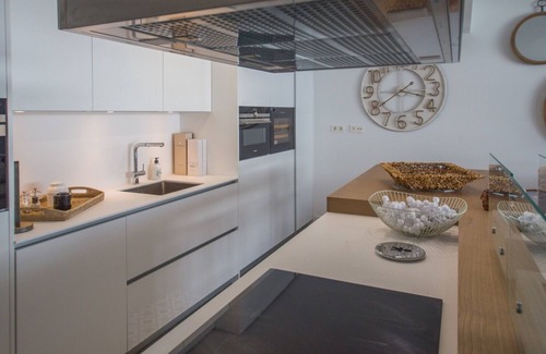 Platja d'Aro Apartamento | En la playa de Playa de Aro, nuevo apartamento con aire acondicionado, azotea, piscina.