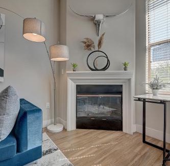 Westwood Apartamento | Penthouse One Bedroom Garden View Condo by UCLA