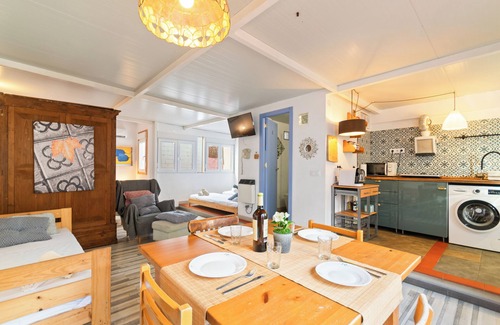 Sant Adria de Besos Apartamento | 5-123 studio with Private Terrace