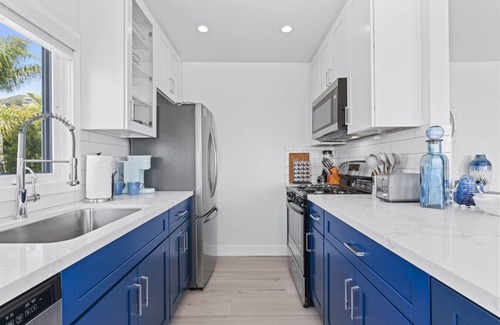 Laguna Beach Apartamento | Penthouse! Steps from Victoria Beach, 180 degree ocean views!