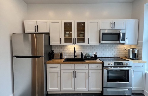 Bedford-Stuyvesant Casa | Penthouse Suite; Weekly cleanings, Fast WiFi, Washer/Dryer