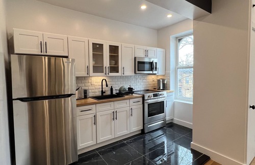 Bedford-Stuyvesant Casa | Penthouse Suite; Weekly cleanings, Fast WiFi, Washer/Dryer