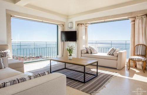 Santa Maria Maior Apartamento | Penthouse Terrace 360º Lisbon View by LovelyStay