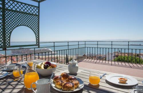 Santa Maria Maior Apartamento | Penthouse Terrace 360º Lisbon View by LovelyStay