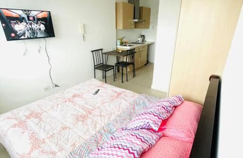 Matandang Balara Apartamento | Penthouse Unit @ 19 floor w/ Balcony. Studio type.
