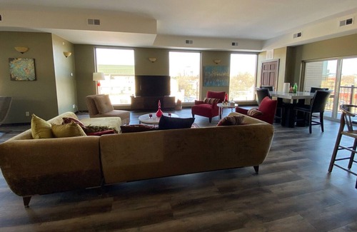 Whittier Apartamento | Penthouse with a Downtown Minneapolis View