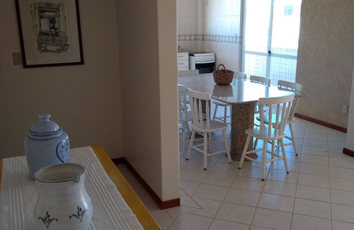Cachoeira do Bom Jesus Apartamento | Penthouse with swimming pool, barbecue and wonderful sea views.