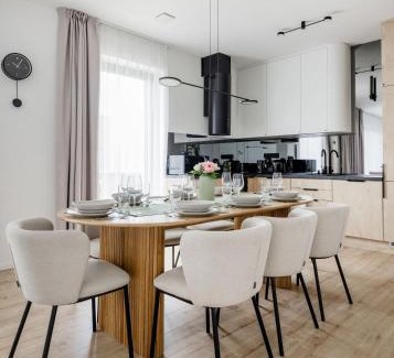 Nepszinhaz negyed Apartamento | Penthouse with City View and Parking for Two