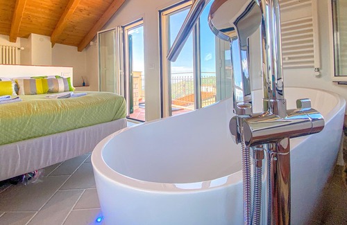 Perinaldo Apartamento | Penthouse with Views of the Alps, Perinaldo.
