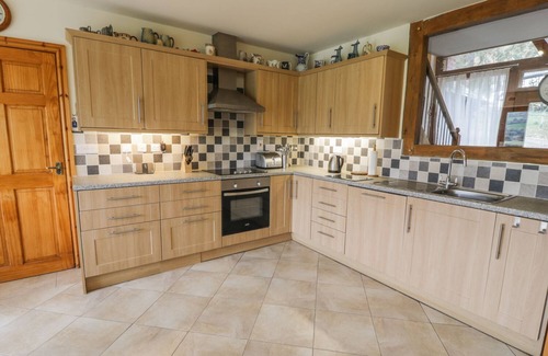 Meifod Cabaña | PENTREGO ISAF, ideal para familias en Meifod, Powys, Ref 989921