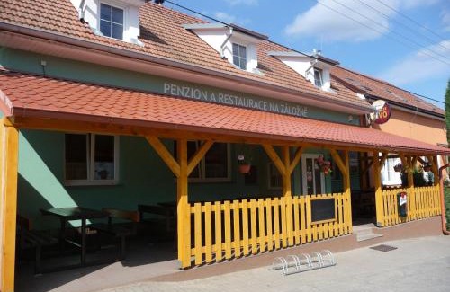 Kobyli Casa | Penzion a Pizzerie Na Záložně
