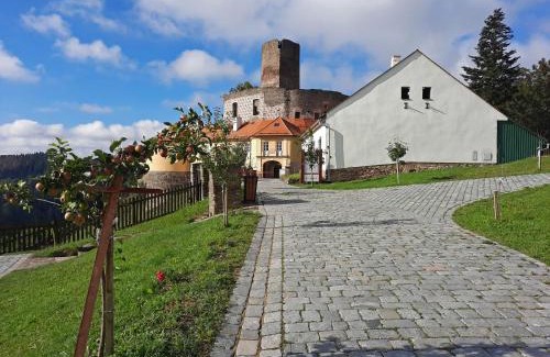 Manova Lhota Casa | Penzion hradu Svojanov
