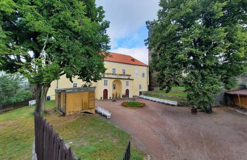 Manova Lhota Casa | Penzion hradu Svojanov