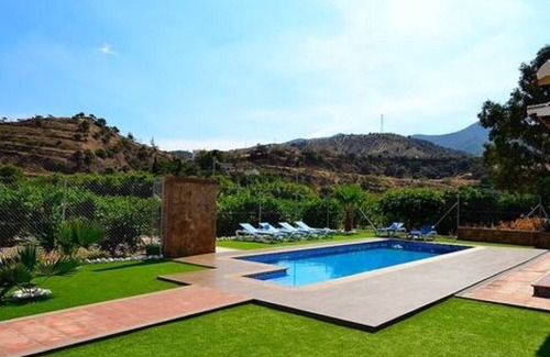 Alora Chalet De Esquí | CASA PEPE Y MARI con piscina