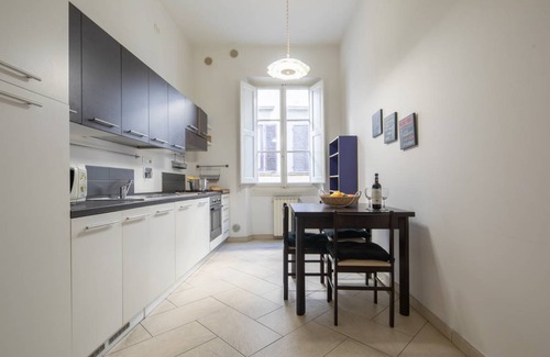 Sant' Ambrogio Apartamento | 35 m² Apartamento ∙ 1 habitación ∙ 4 personas