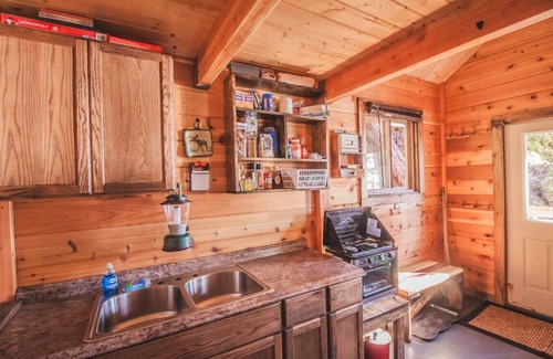 Seward Cabina | Pepper Creek Cabin ubicado en su propia playa privada.