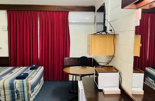 Narromine Hotel | Peppercorn Motar inn