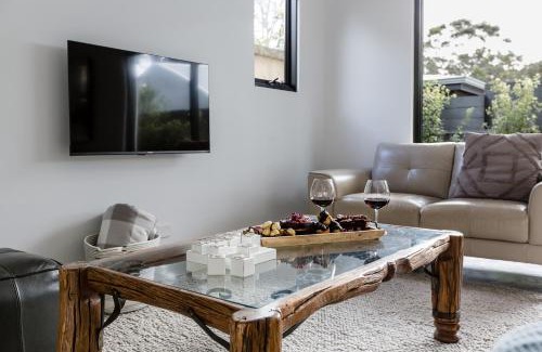 Margaret River Casa | Peppi Place - 2 Bedroom with Ensuites Town Villa