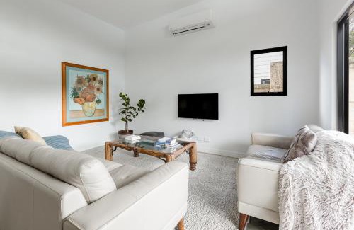 Margaret River Casa | Peppi Place - 2 Bedroom with Ensuites Town Villa