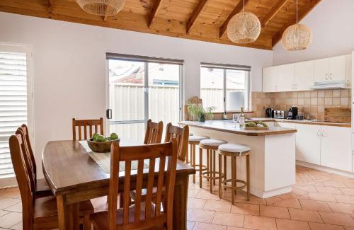 Dunsborough Villa | Peppy Tree Bungalow