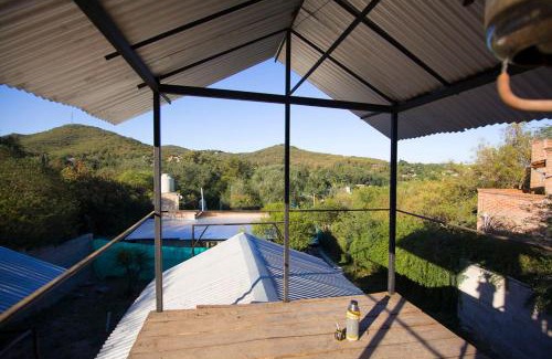 Río Ceballos Otro | Pequeña cabaña con wifi, cocina, pequeña pileta y vistas a las sierras