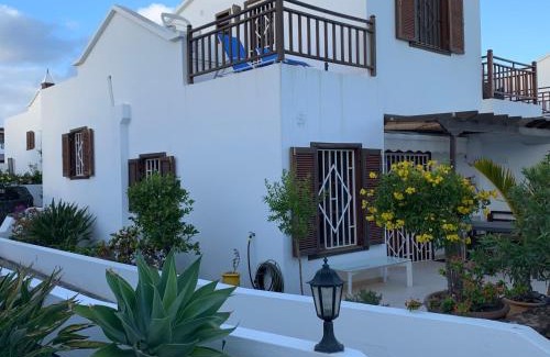 Playa Honda Casa | Pequeño Paraíso Lanzarote, modernes Ferienhaus am Meer für 4