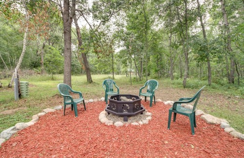 Pequot Lakes Casa | Pequot Lakes Vacation Rental with Patio and Fire Pit