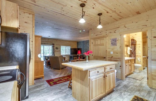 Pequot Lakes Casa | Pequot Lakes Vacation Rental with Patio and Fire Pit