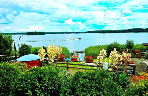Siemiany Apartamento | Perła Jezioraka Siemiany - Całoroczny 100m Apartament z linią brzegową, banią z jacuzzi i pomostem
