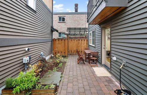 East Queen Anne Casa | Perch - Aurora Abode