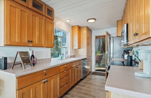 Camano Island Casa | Perch - Breezy Point Hideout: Waterfront w/ Beach, Hot Tub, Kayak, Paddle