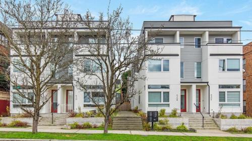 Broadway Casa | Perch - Capitol Luxe Eight