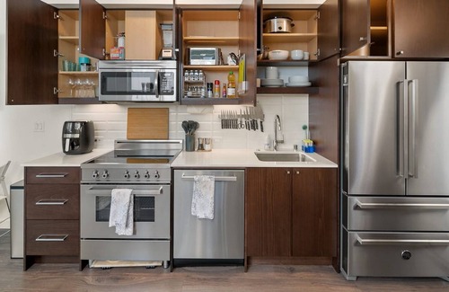 Minor Casa | Perch - Centro Guesthouse F: WS 96! Parking, Rooftop Deck & Pet Friendly
