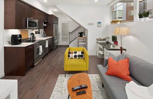 Minor Casa | Perch - Centro Guesthouse F: WS 96! Parking, Rooftop Deck & Pet Friendly