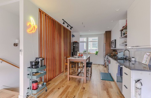 Columbia City Casa | Perch - Colombia City Comfort: 3 Bedrooms | Conveniently Located Near Transit